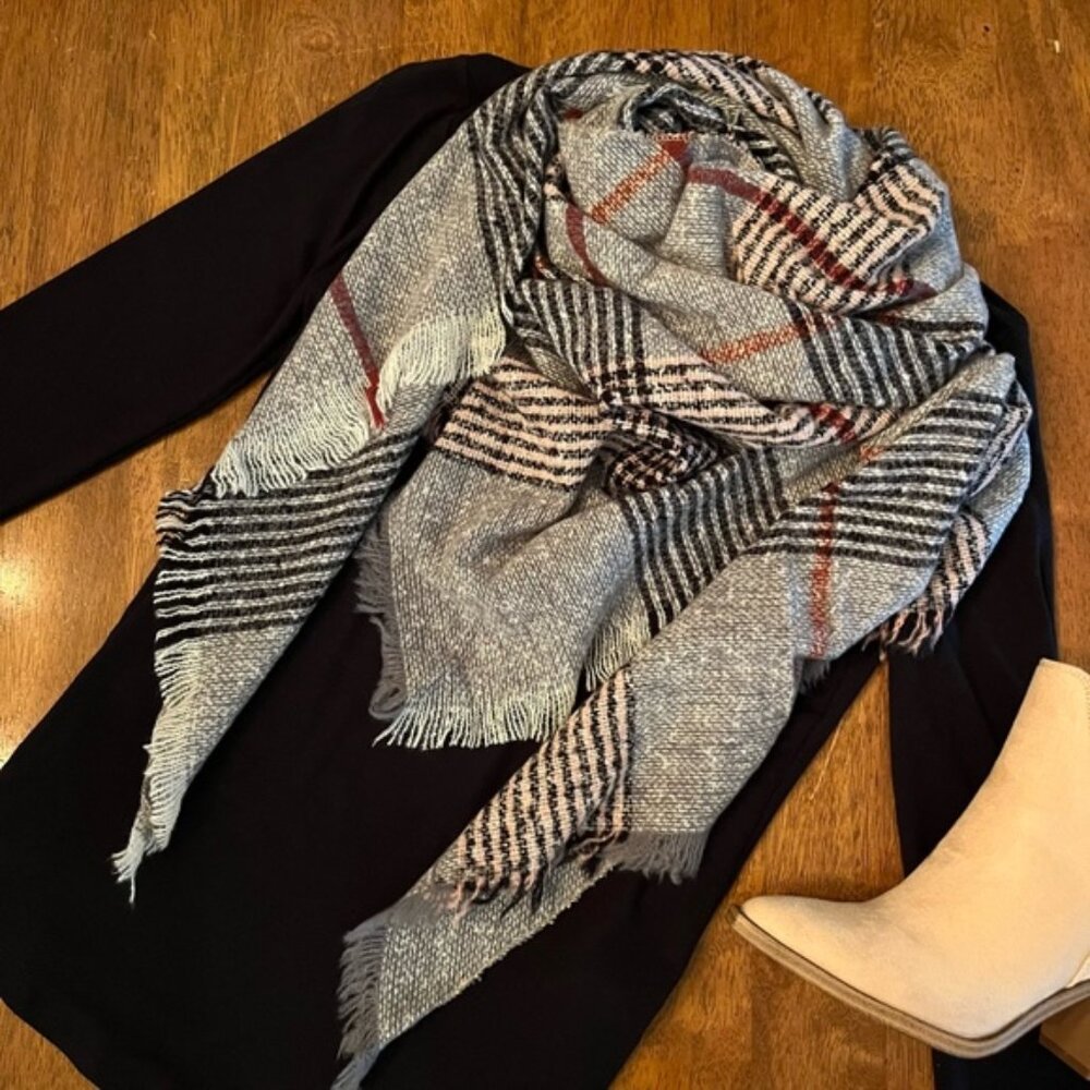 NWT Plaid Blanket Scarf Wrap
